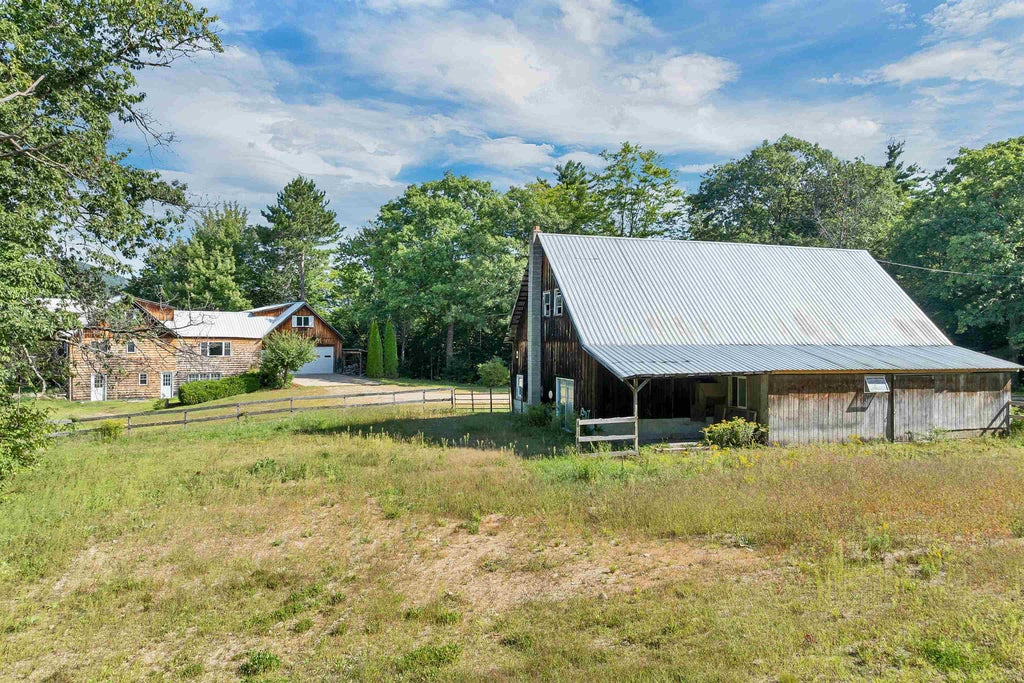 Photo of 17 Croto Lane, Albany, NH 03818 (MLS # 5085446)