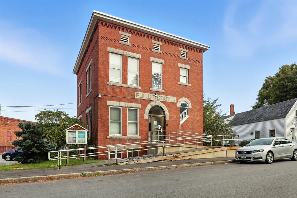 Photo of 3 Merrimack Street, Concord, NH 03303 (MLS # 5055651)