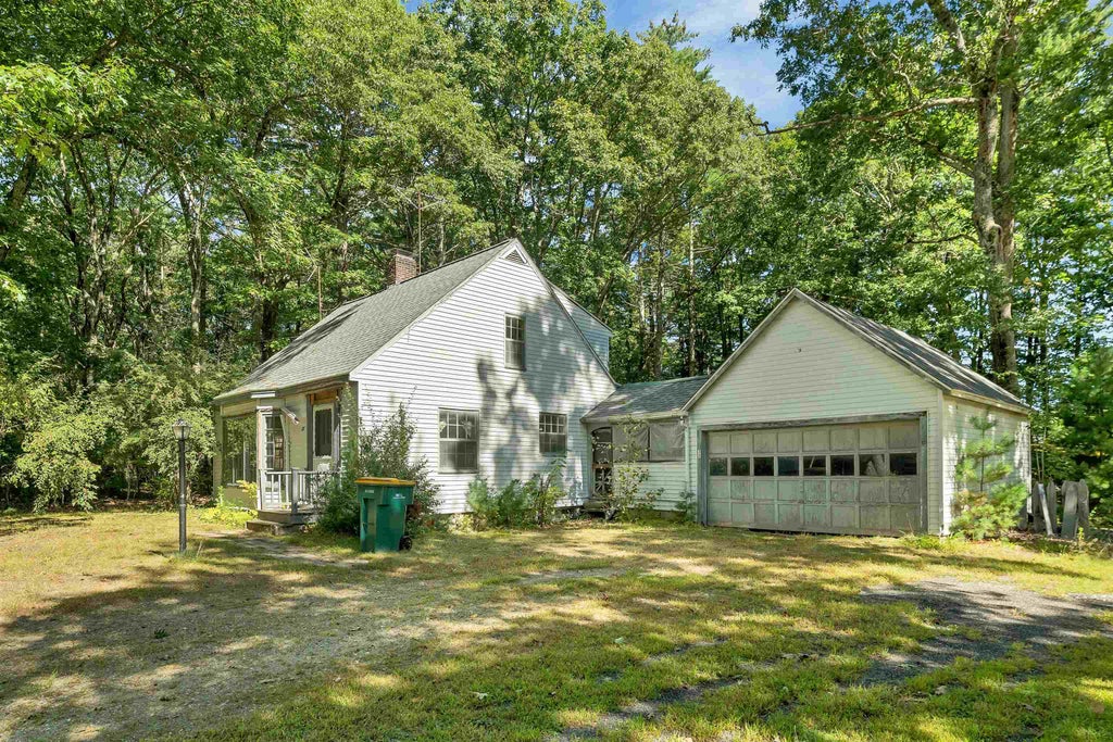 Photo of 32 Depot Road, Kingston, NH 03848 (MLS # 5109275)