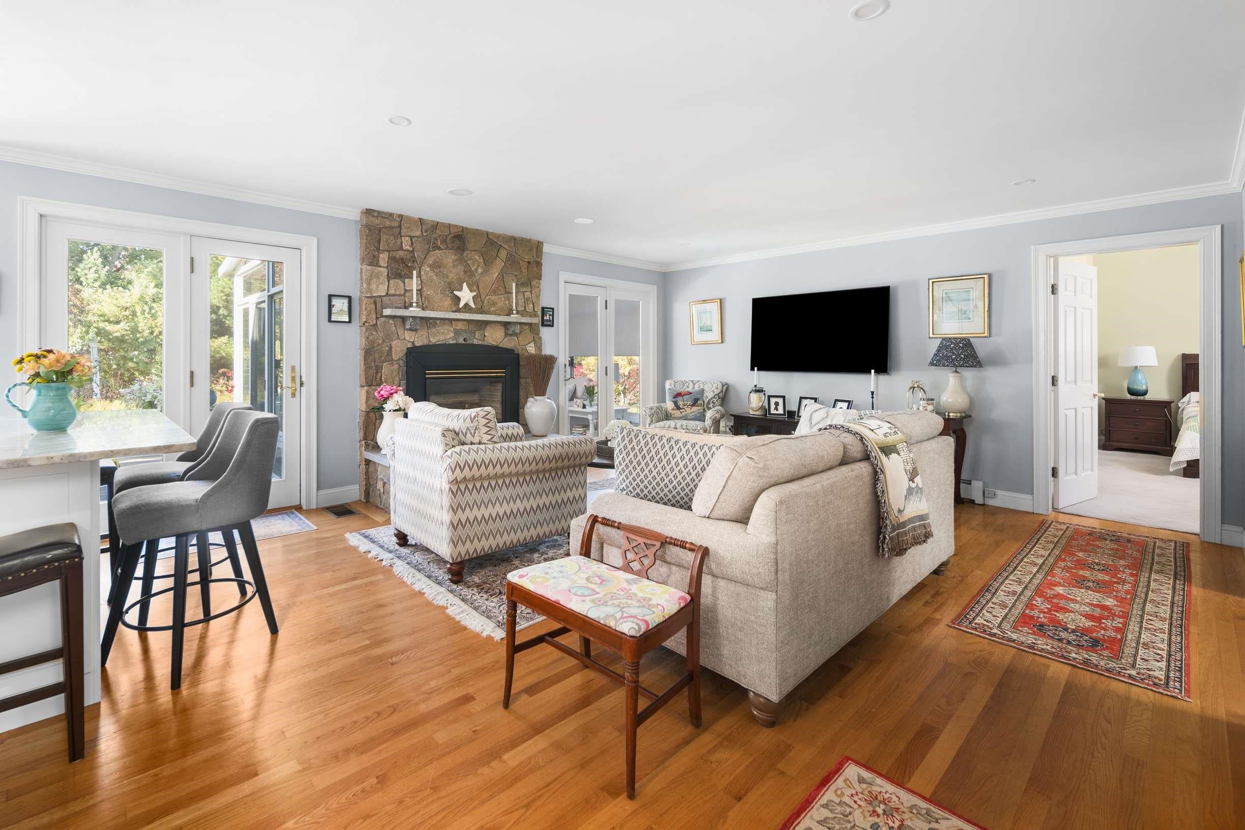 3 Jeffrey Drive
