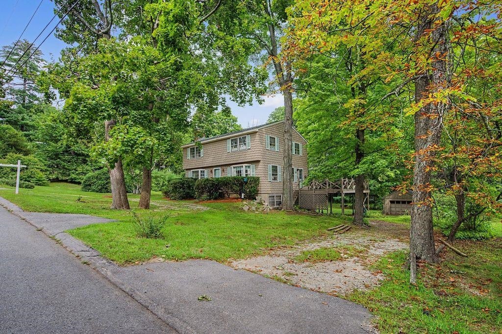 Photo of 8 Sullivan Avenue, Salem, NH 03079 (MLS # 5107140)