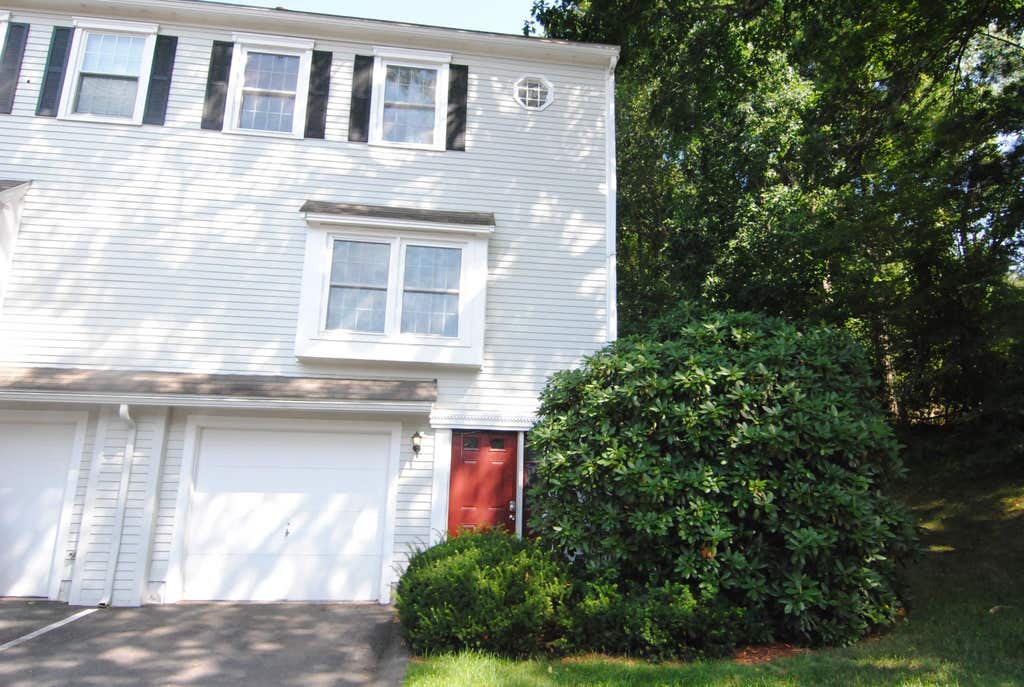 Photo of 74 Stillwater Drive, Nashua, NH 03062 (MLS # 5102315)