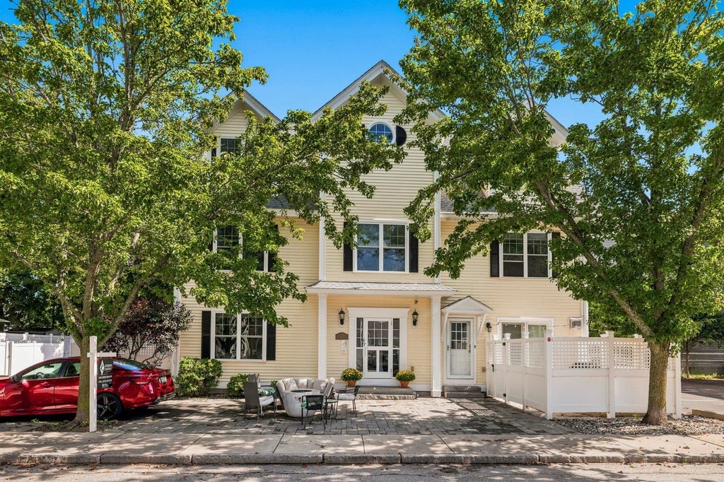 Photo of 43 Cornwall Street #A, Portsmouth, NH 03801 (MLS # 5110213)