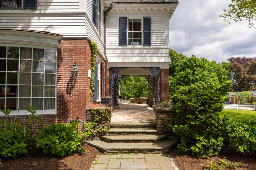 Photo of 12 Willow Avenue, North Hampton, NH 03862 (MLS # 5094875)