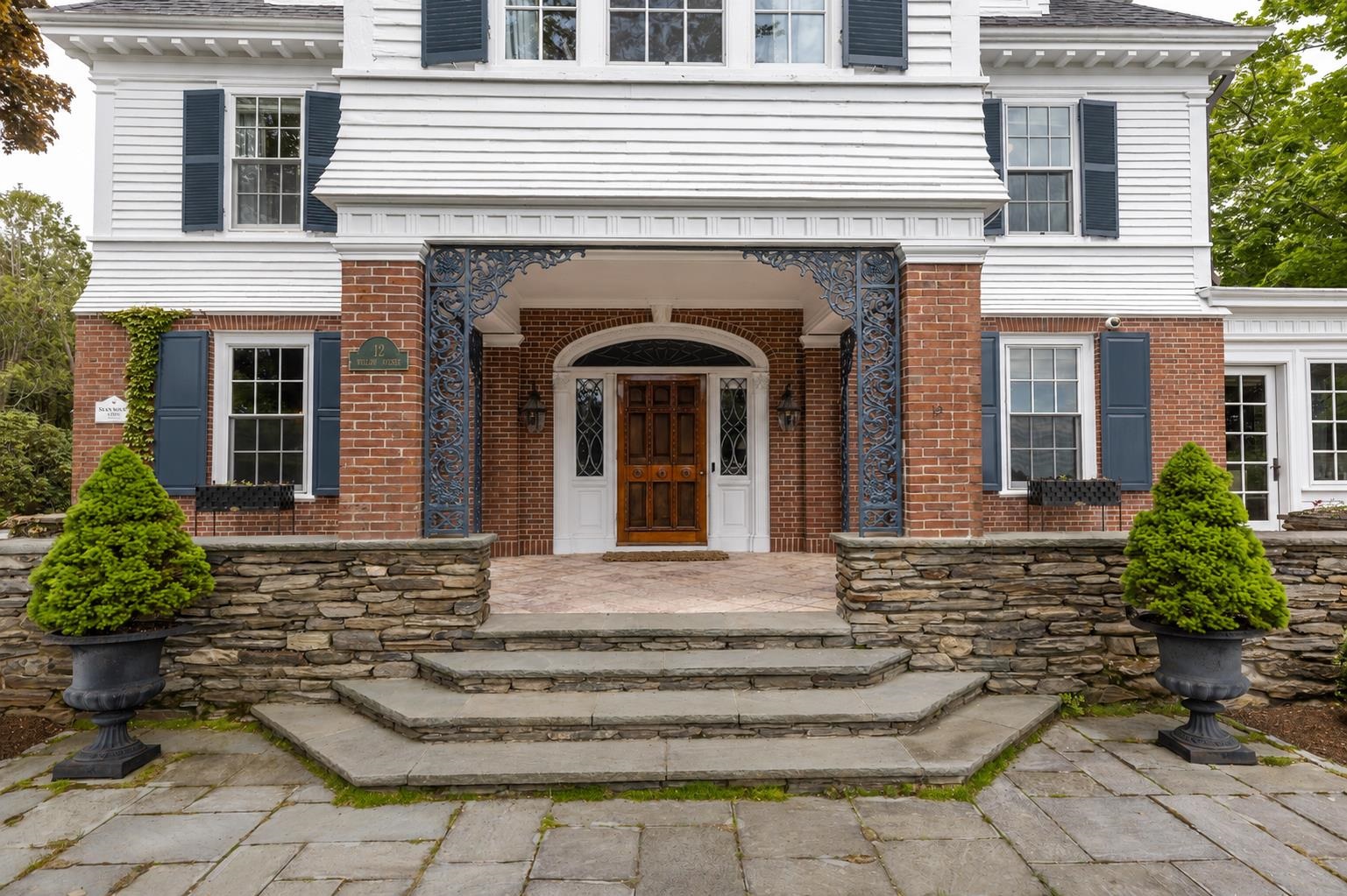 12 Willow Avenue