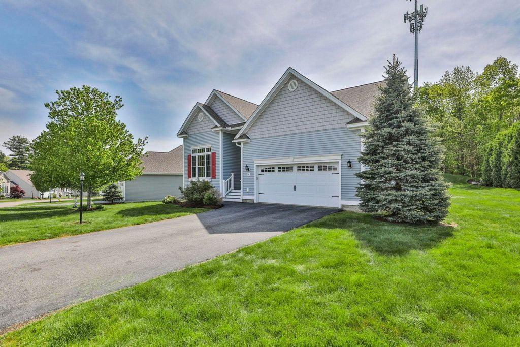 Photo of 9 Black Forest Circle, Londonderry, NH 03053 (MLS # 5091073)