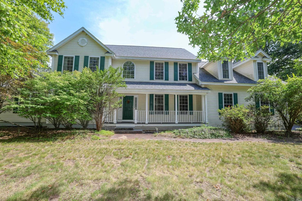 Photo of 89 Seaverns Bridge Road, Amherst, NH 03031 (MLS # 5104868)