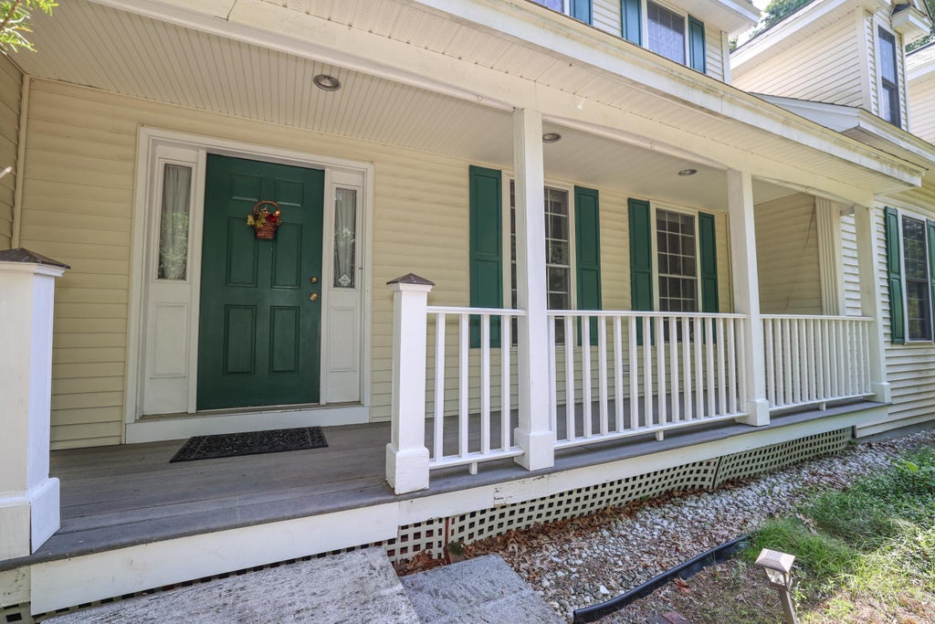 Photo of 89 Seaverns Bridge Road, Amherst, NH 03031 (MLS # 5104868)
