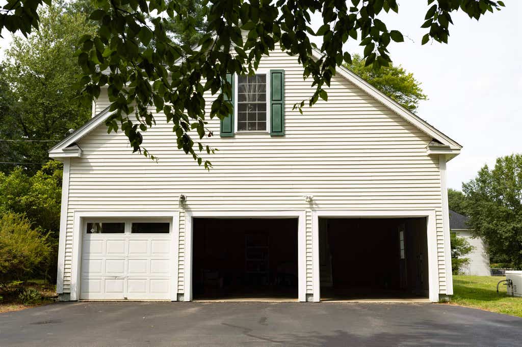 Photo of 89 Seaverns Bridge Road, Amherst, NH 03031 (MLS # 5104868)