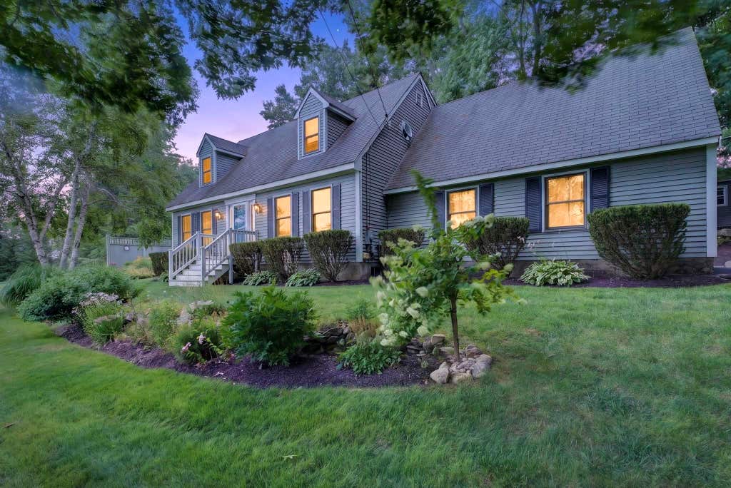 Photo of 9 Powder Mill Road, Exeter, NH 03833 (MLS # 5102707)