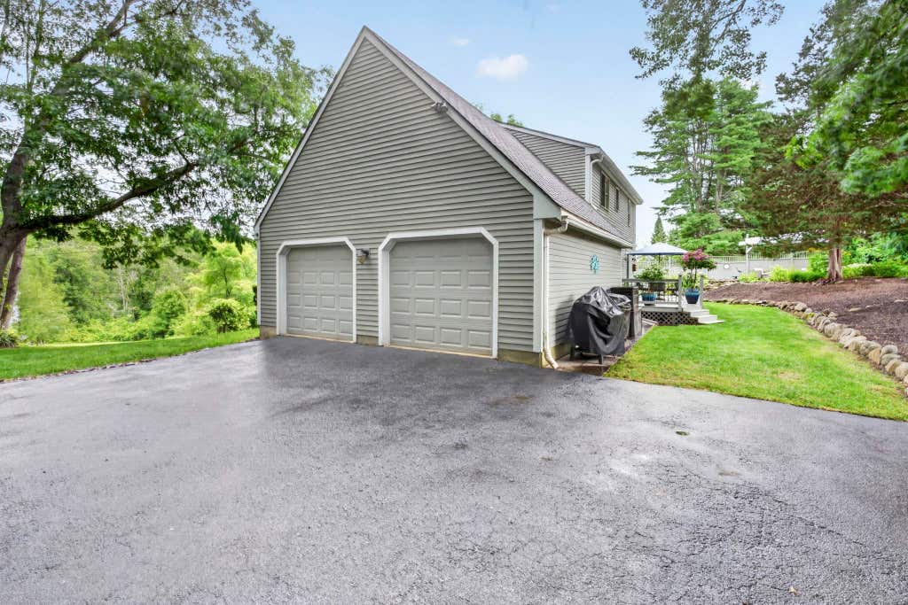 Photo of 9 Powder Mill Road, Exeter, NH 03833 (MLS # 5102707)