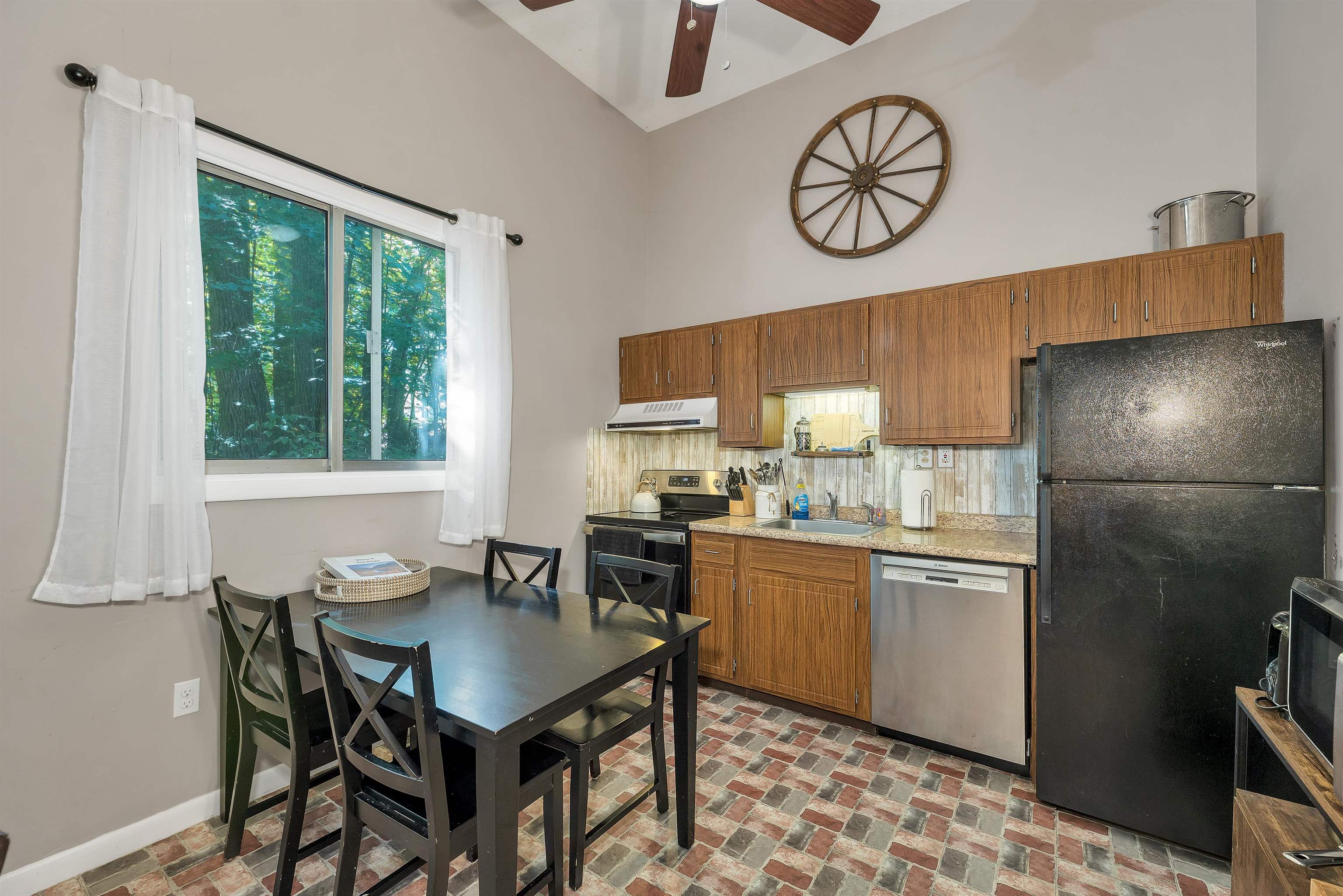 18 Condo Road 3