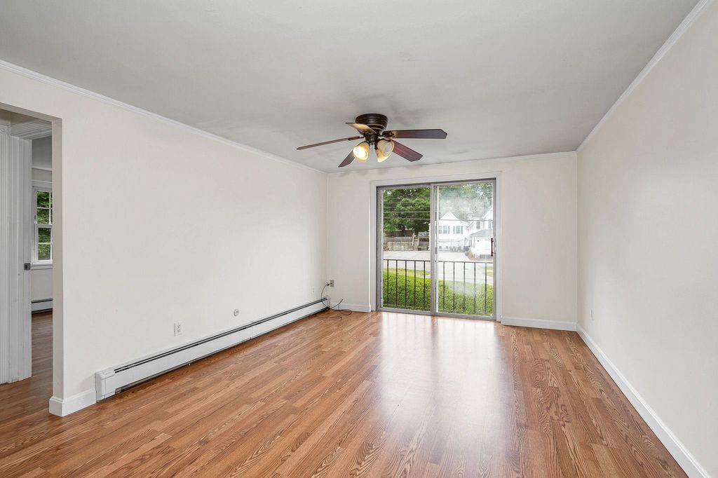 Photo of 95 East Broadway Street #10, Derry, NH 03038 (MLS # 5094692)