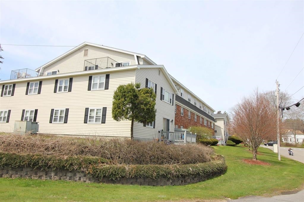 Photo of 73 East Broadway Street #V, Derry, NH 03038 (MLS # 5107921)