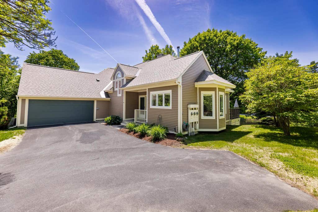 Photo of 48 Berrill Farms Lane, Hanover, NH 03755 (MLS # 5094097)