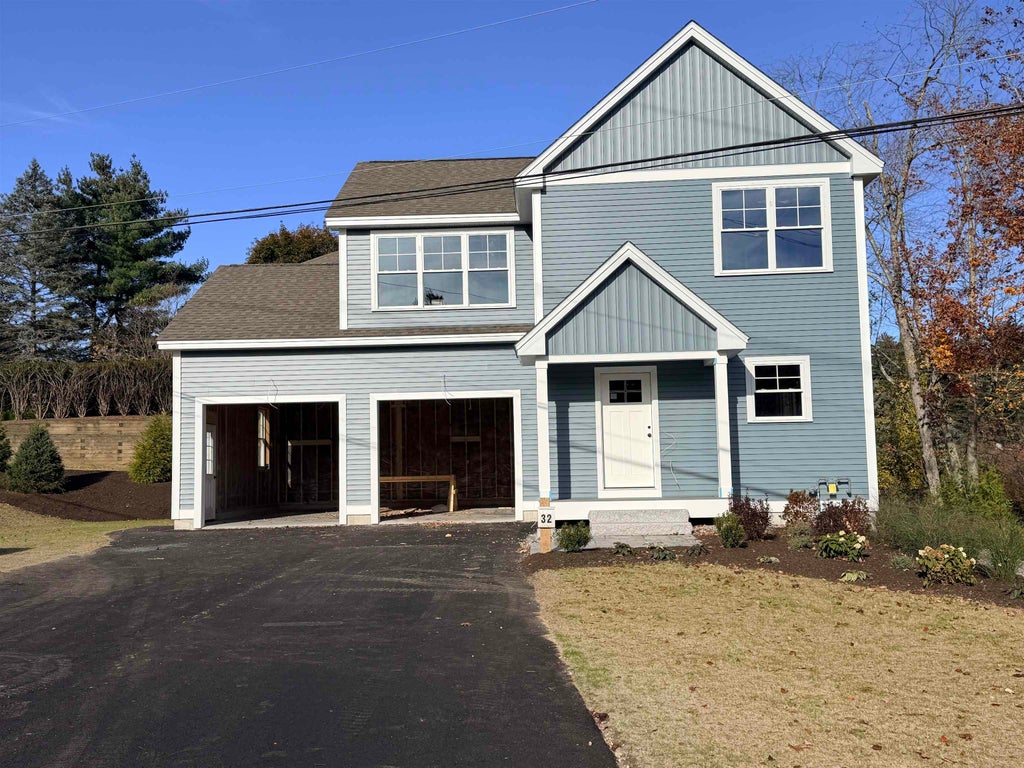 Photo of 32 Farmington Road, Nashua, NH 03060 (MLS # 5115044)
