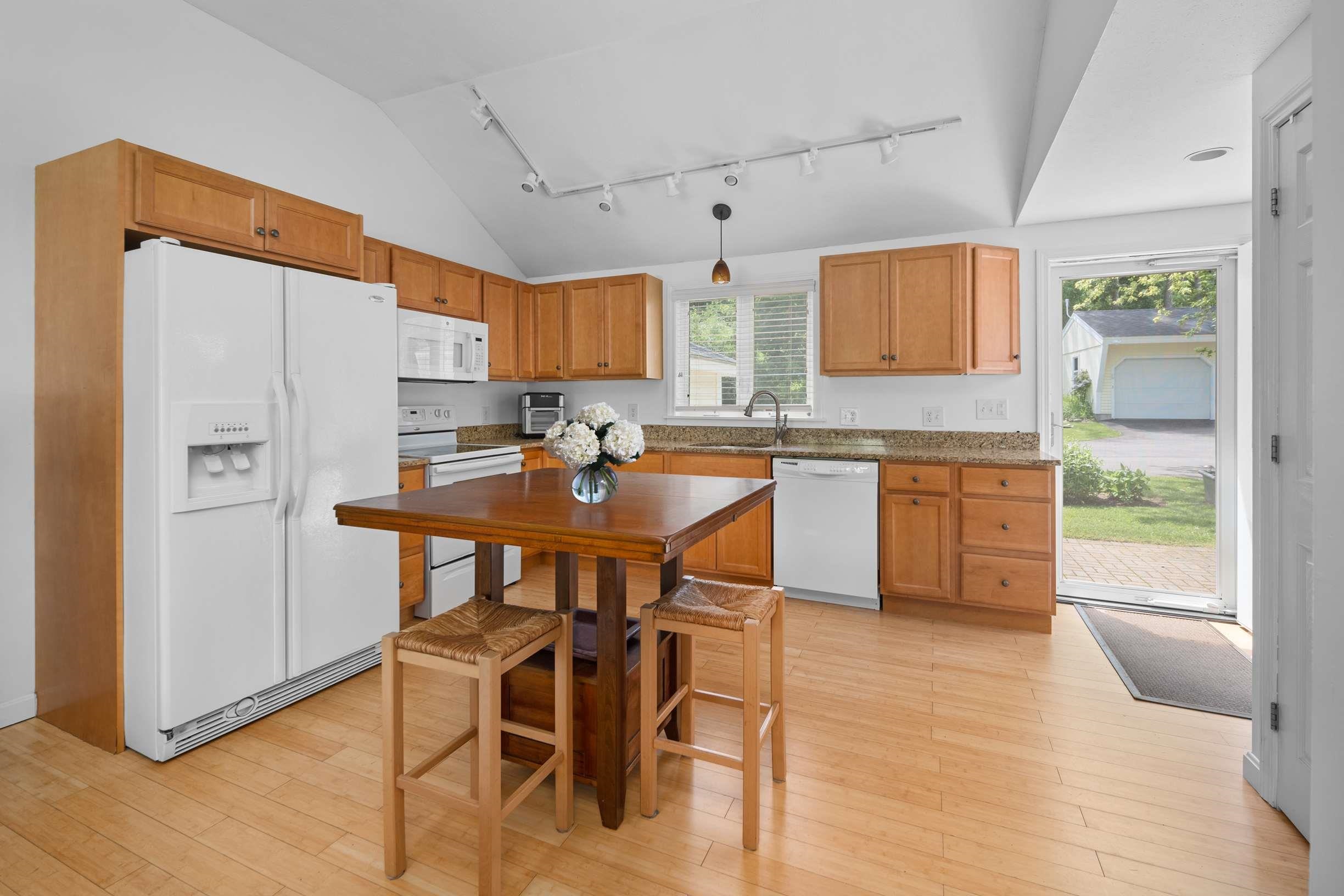 18 Woodside Meadow Road 4