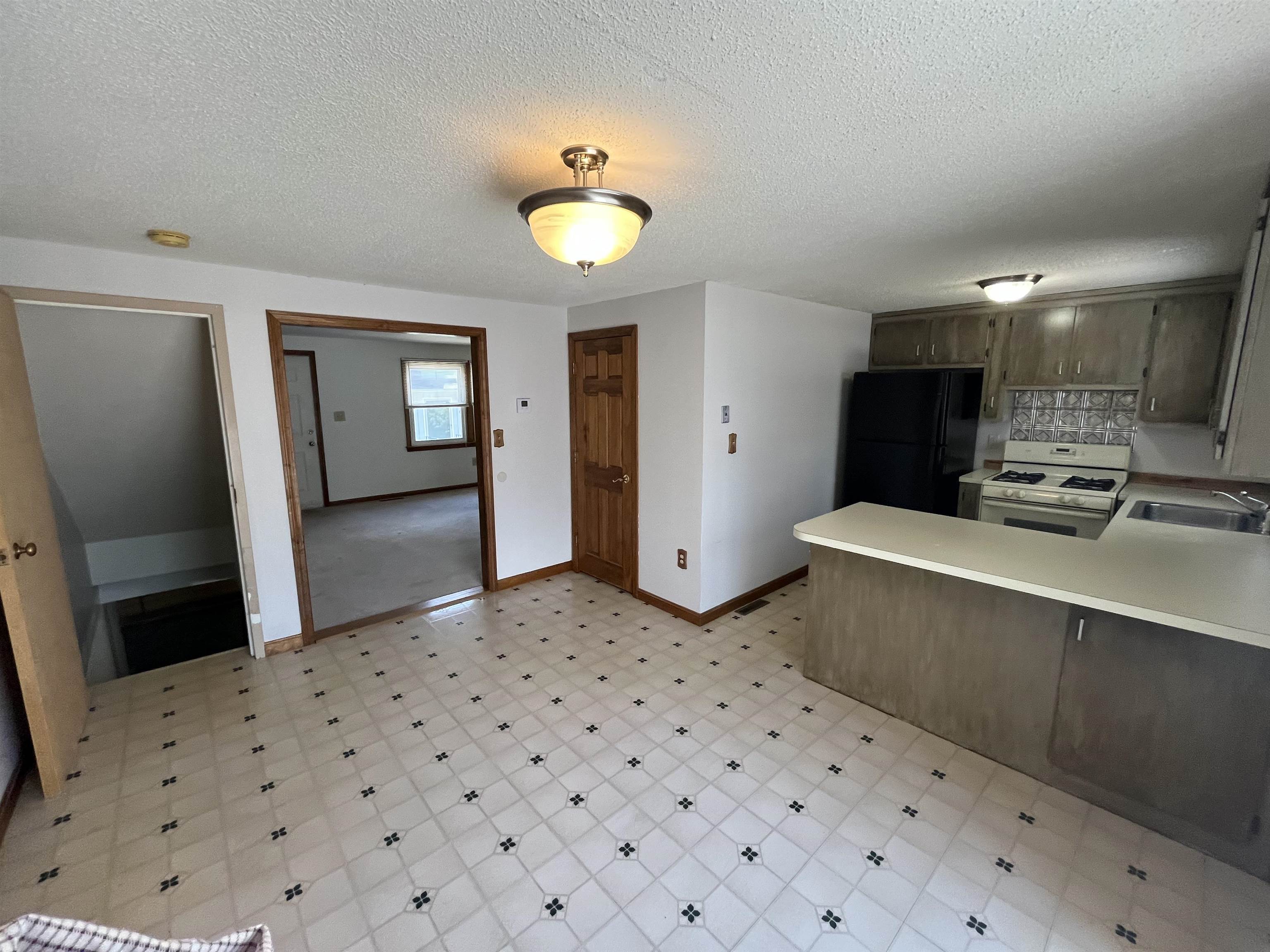 18 Bluestone Drive
