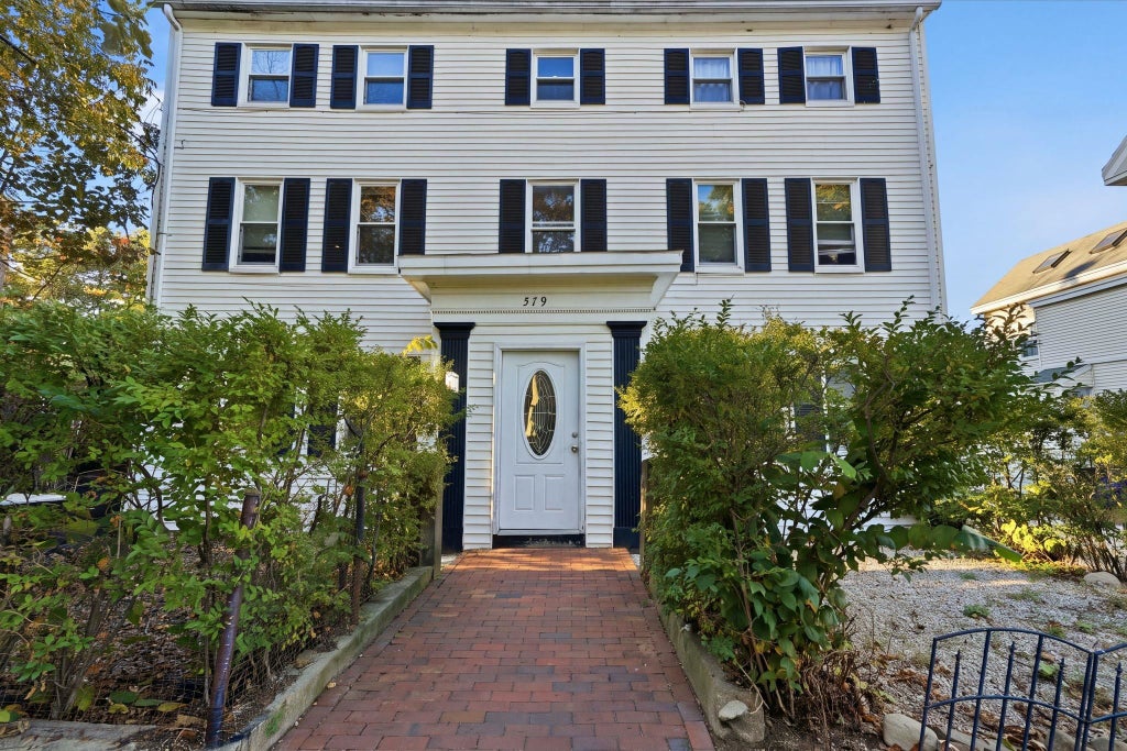 Photo of 579 State Street, Portsmouth, NH 03801 (MLS # 5115517)