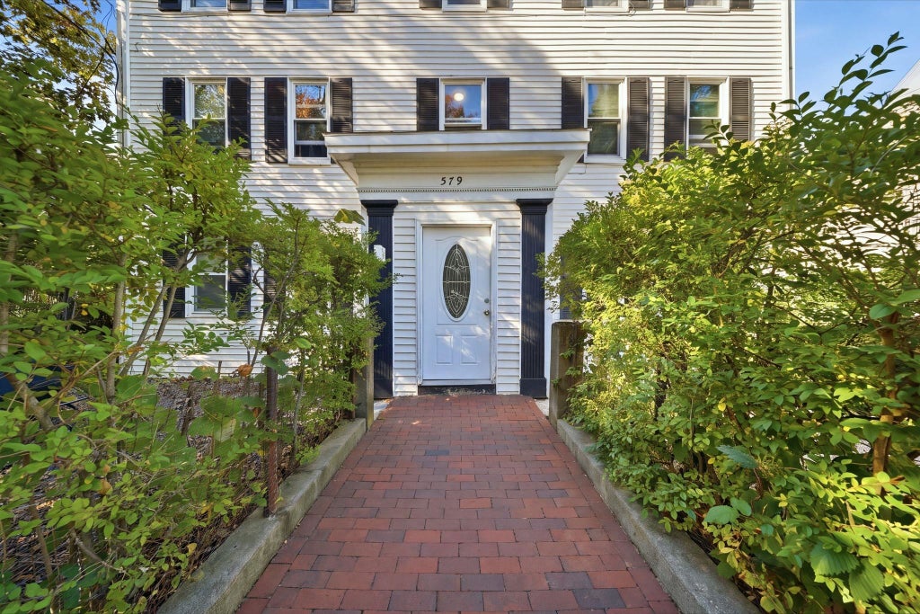 Photo of 579 State Street, Portsmouth, NH 03801 (MLS # 5115517)