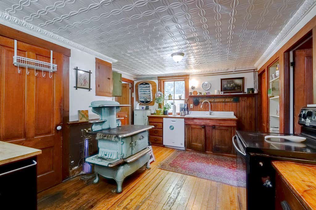 Photo of 16 Francestown Road, Bennington, NH 03442 (MLS # 5102441)