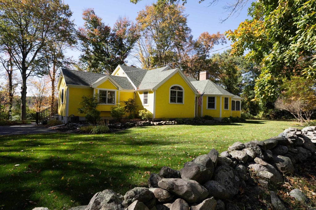 Photo of 196 Bunker Hill Avenue, Stratham, NH 03885 (MLS # 5113162)