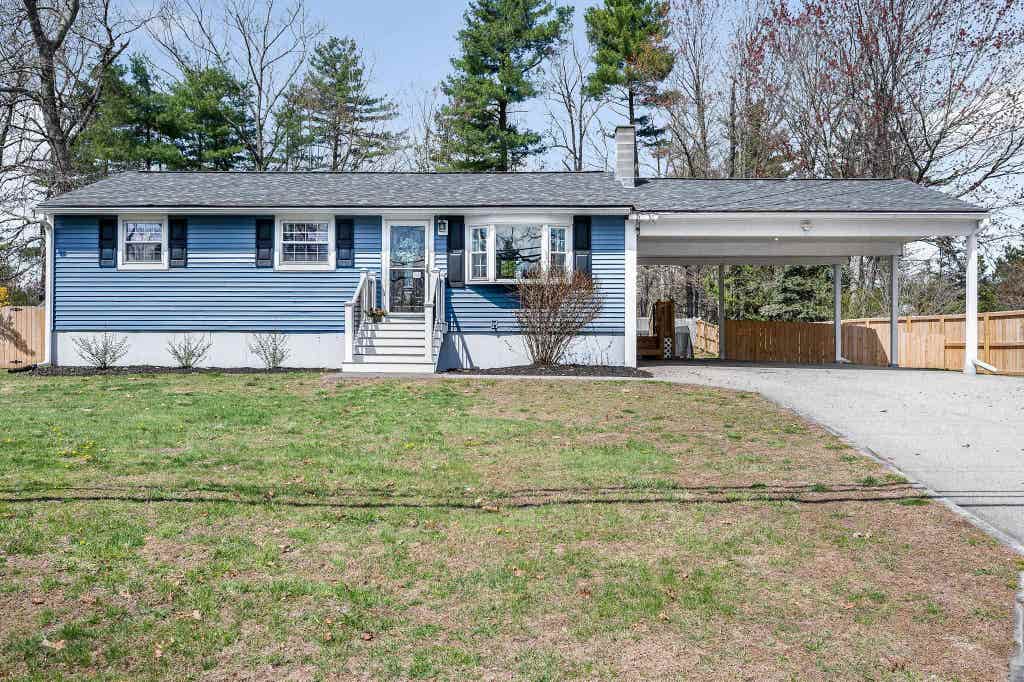 Photo of 30 Back River Road, Merrimack, NH 03054 (MLS # 5085569)