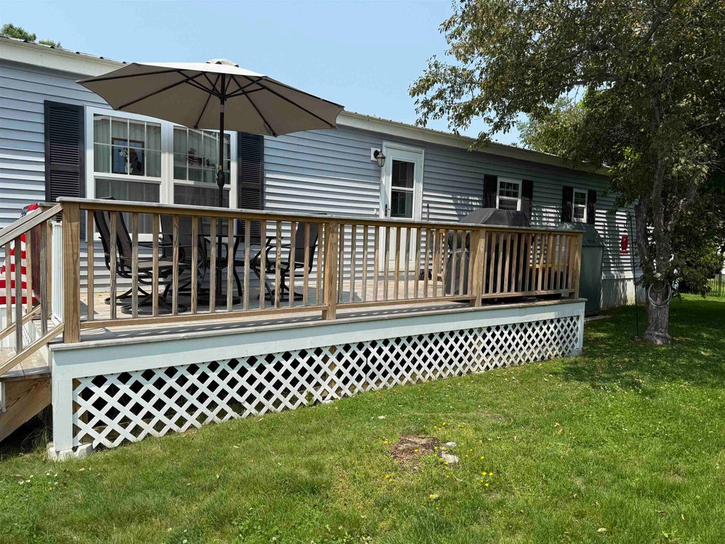 Photo of 8 Sir Lancelot Drive, Exeter, NH 03833 (MLS # 5087986)
