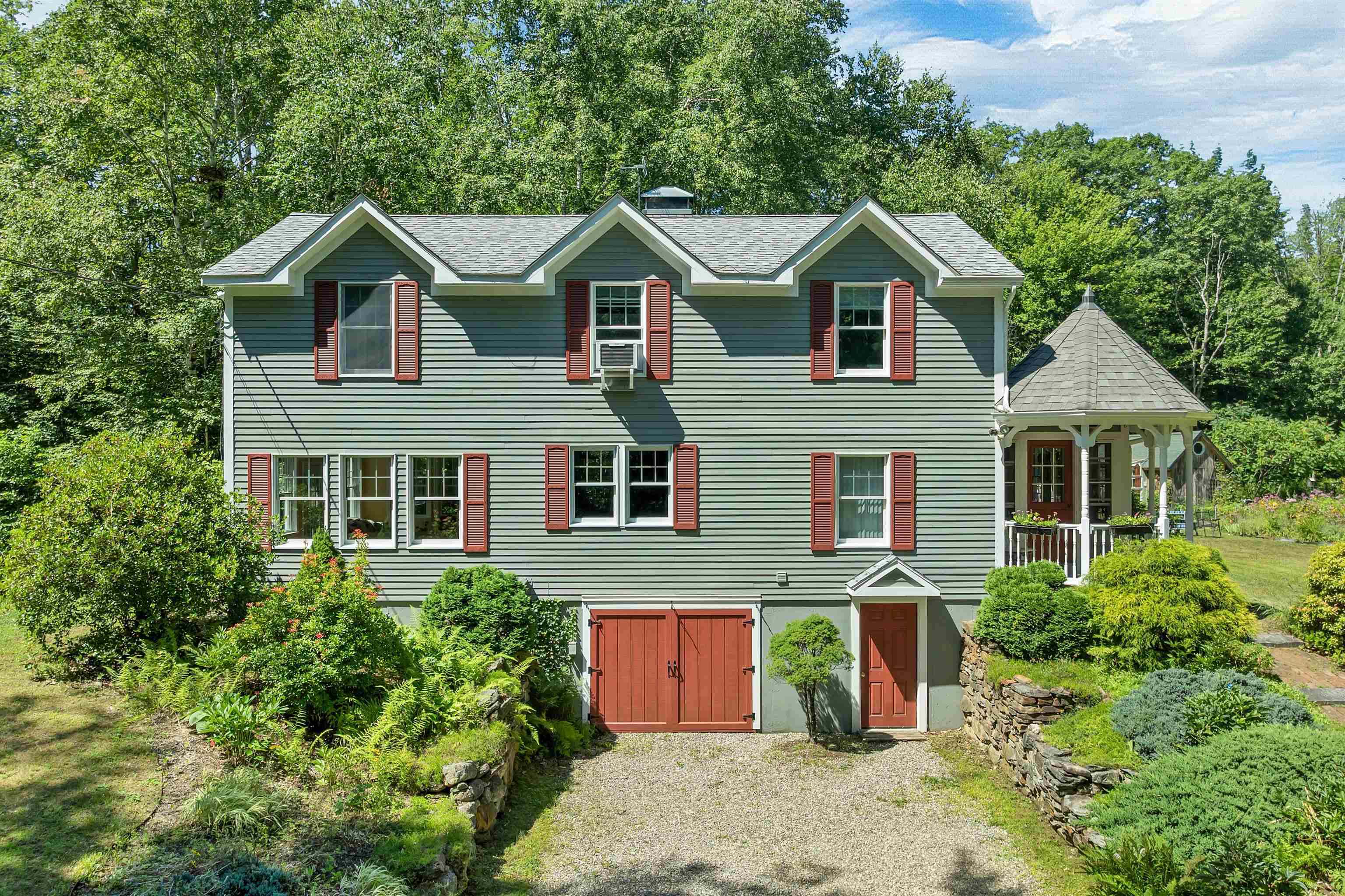 27 Swallow Road