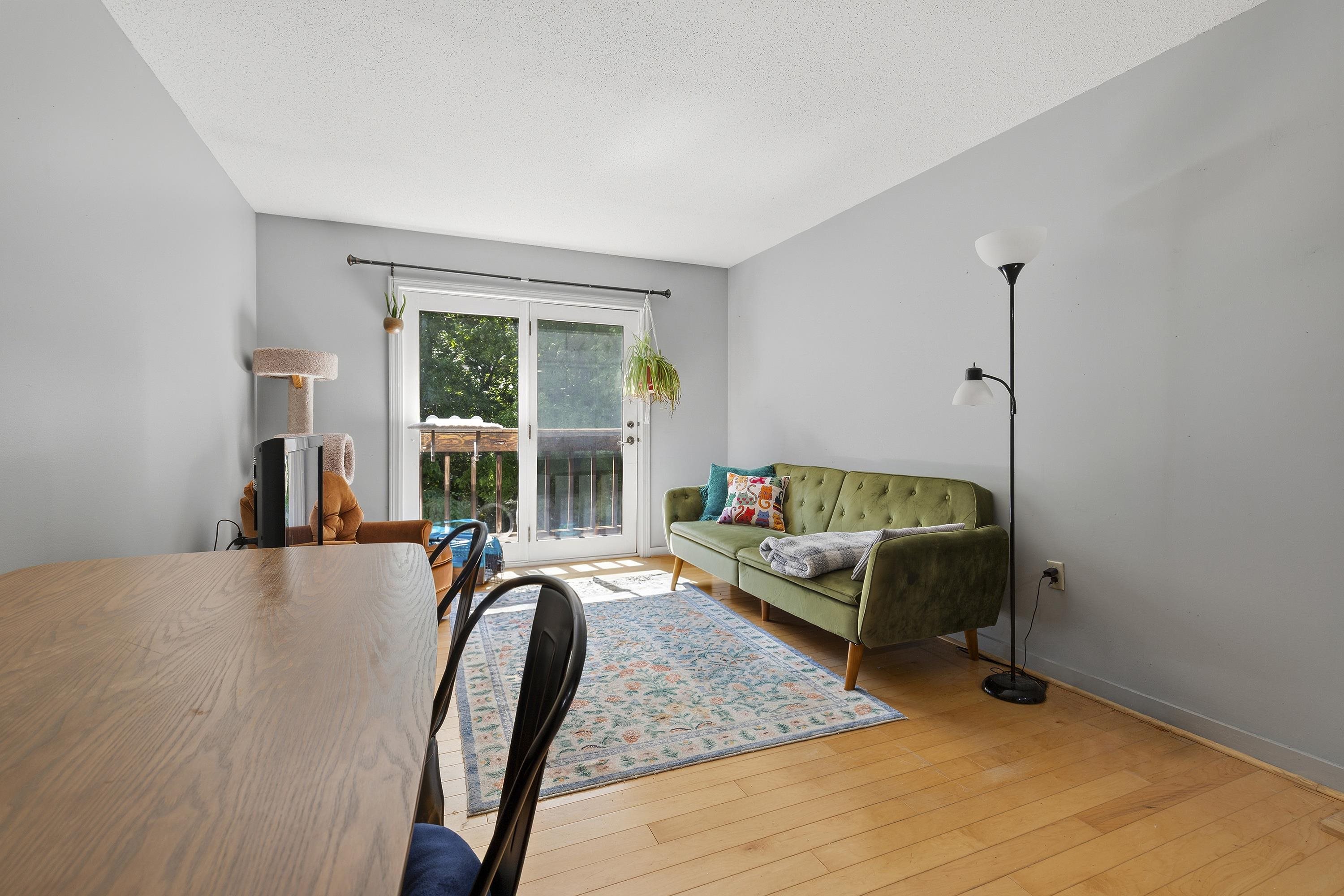 30 Wolf Road 414