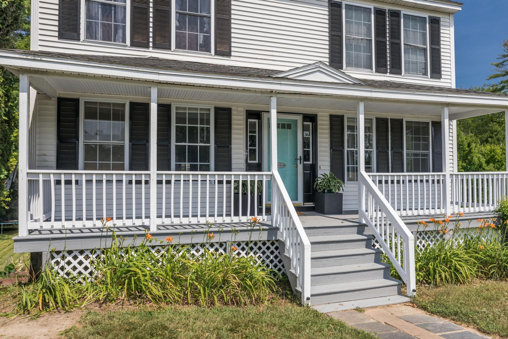 7 Squire Drive