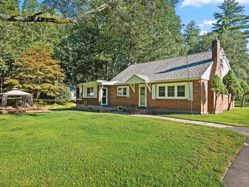 Photo of 117 Pond Street, Newton, NH 03858 (MLS # 5106253)
