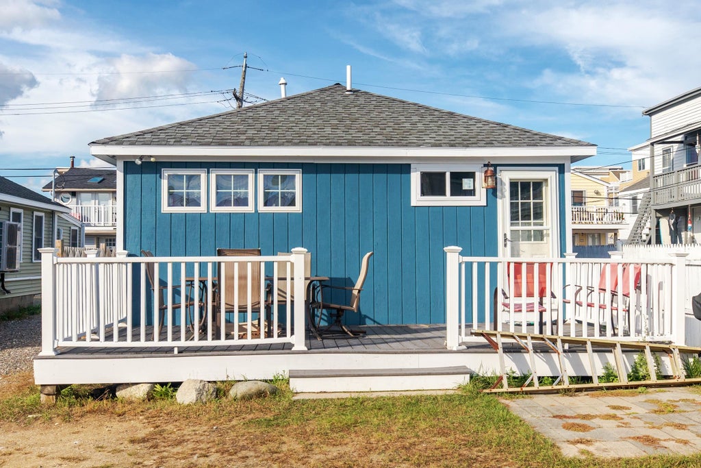 Photo of 15 Perkins Avenue, Hampton, NH 03842 (MLS # 5111928)