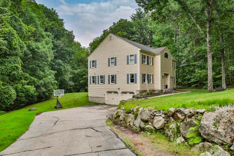 Photo of 41 Wellesley Drive, Bedford, NH 03110 (MLS # 5100297)