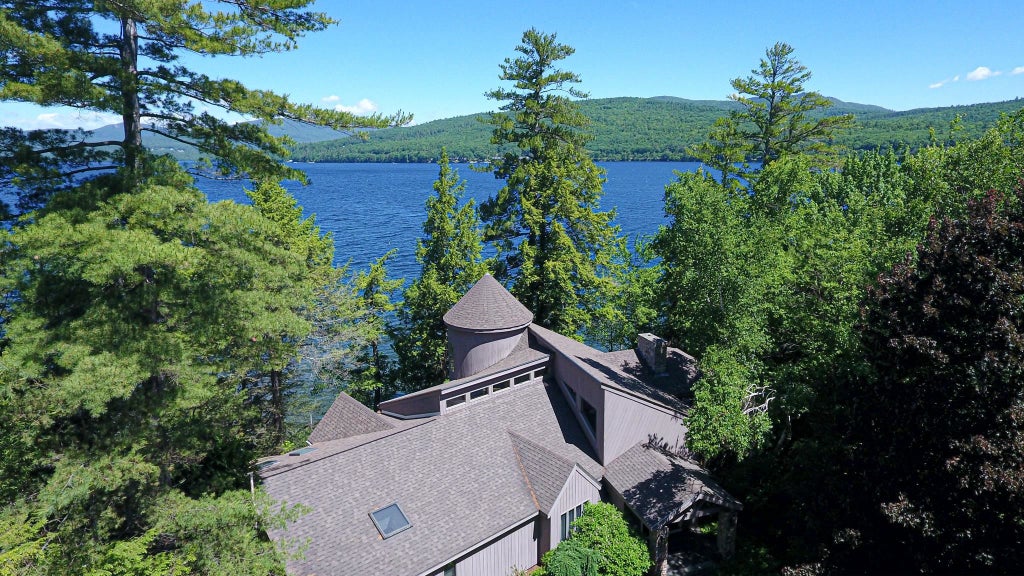 Photo of 349 Shore Drive, Bridgewater, NH 03222 (MLS # 5094631)