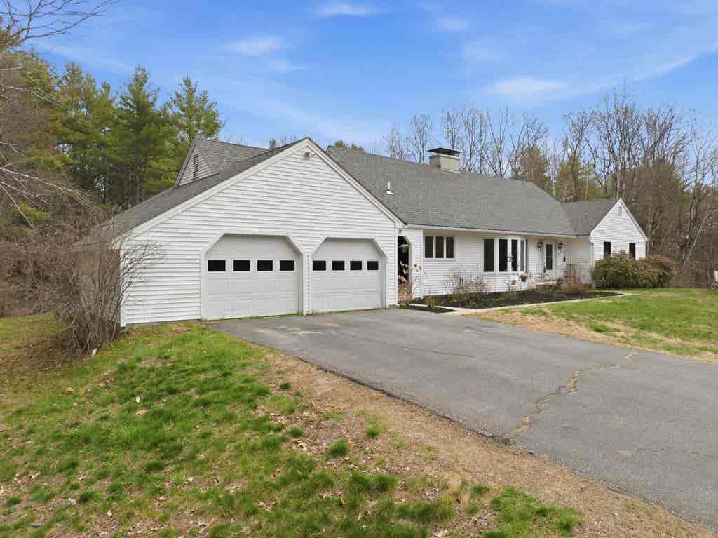 Photo of 66 Lyford Road, Brookfield, NH 03872 (MLS # 5086816)