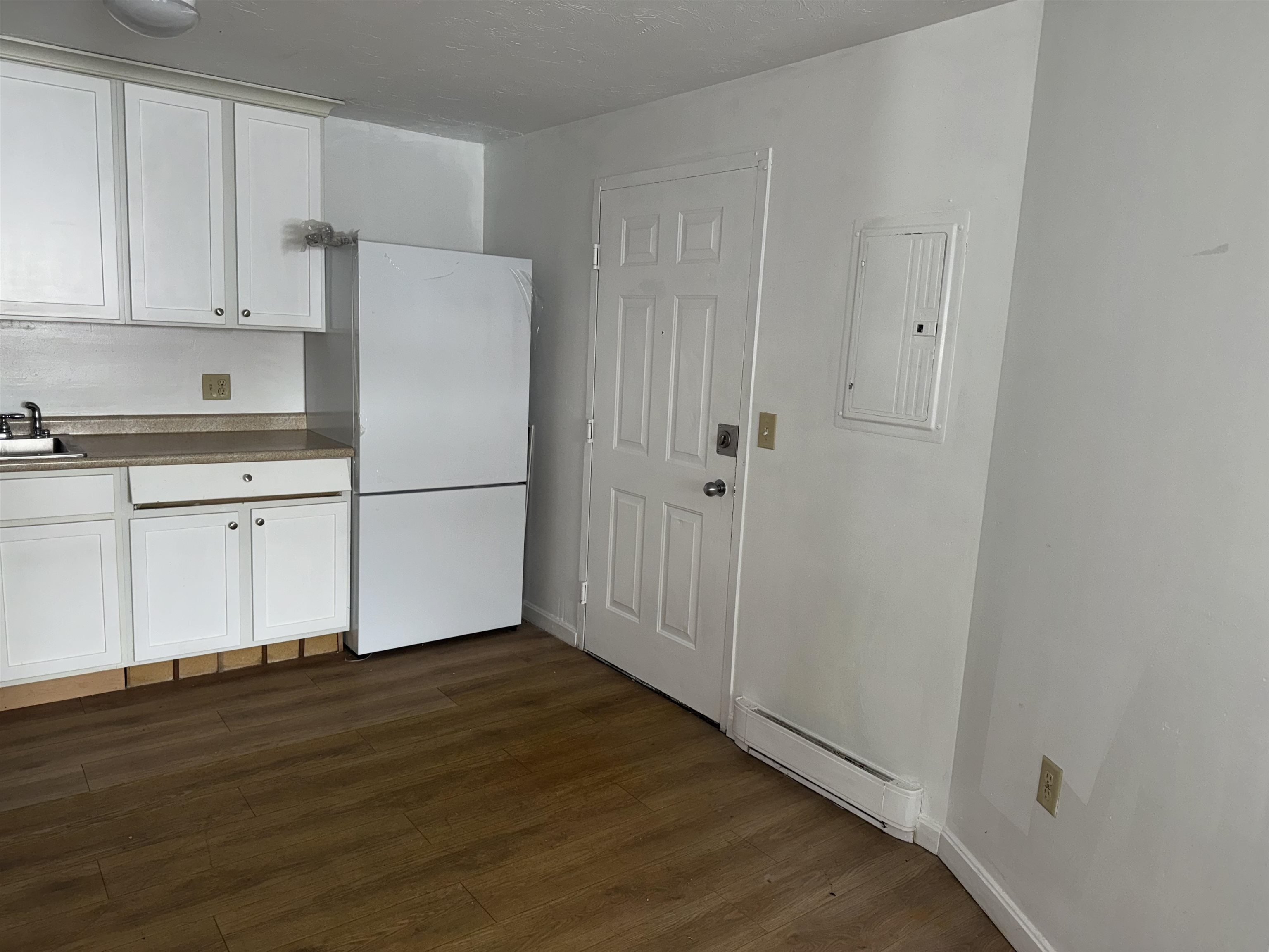185 Loudon Road 8