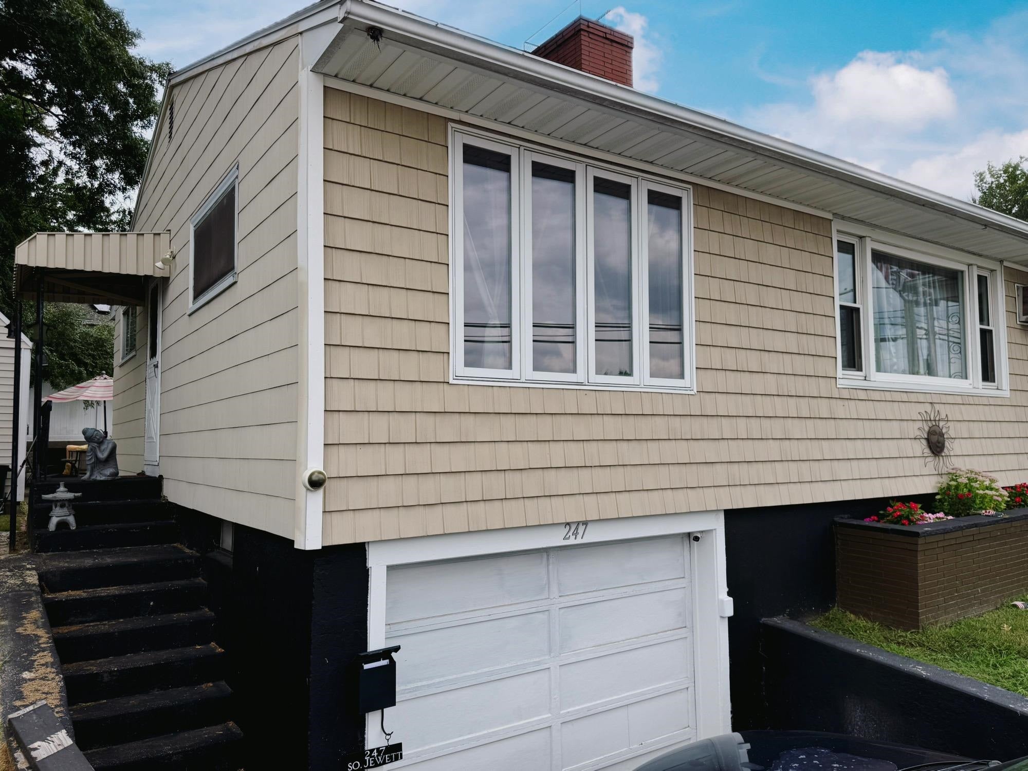 247 S Jewett Street