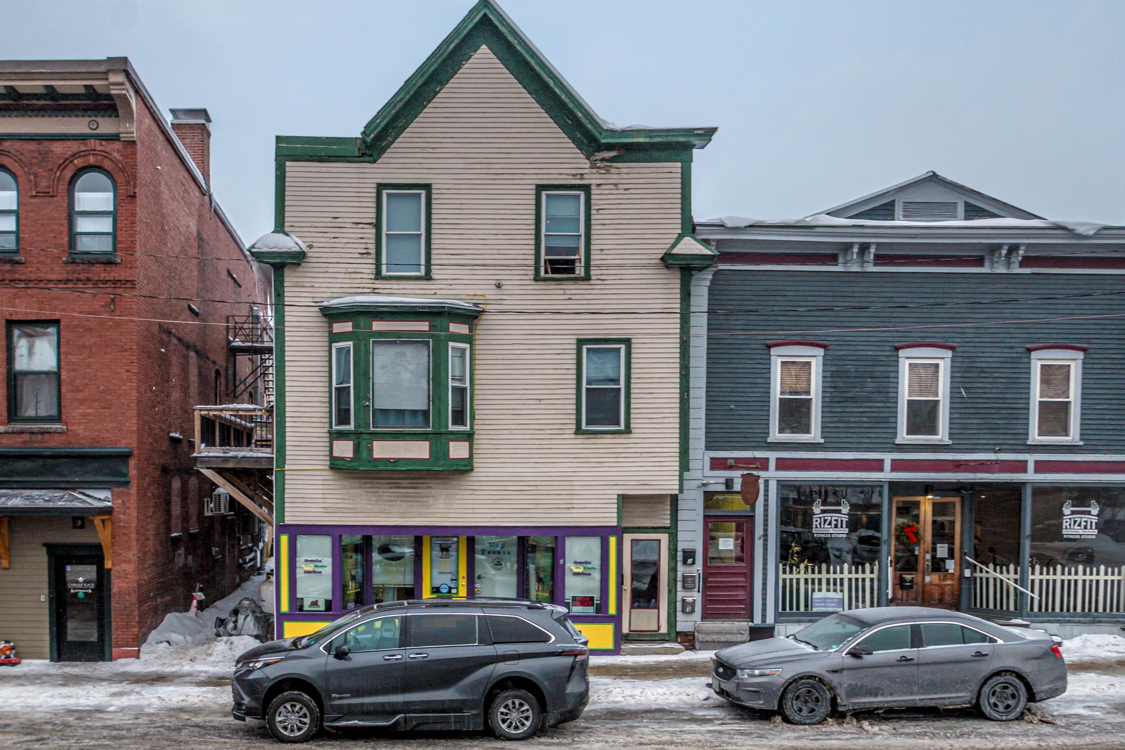 12 Middle Street