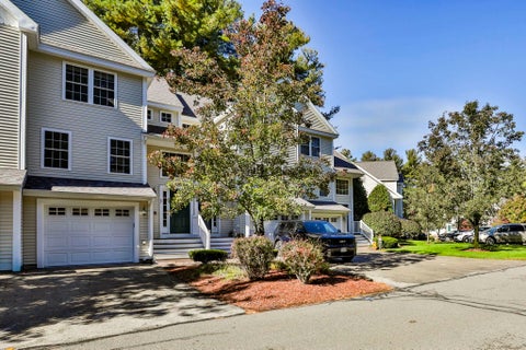 Photo of 67 Barrington Avenue, Nashua, NH 03062 (MLS # 5114366)