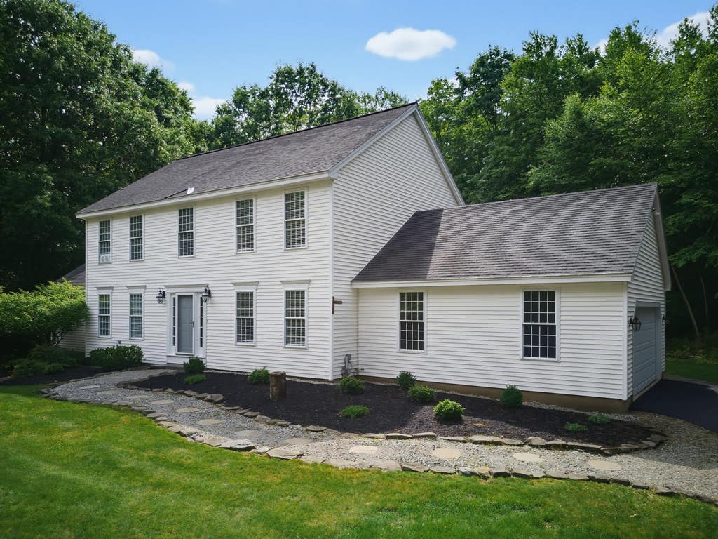 Photo of 4 Hampshire Hills Drive, Bow, NH 03304 (MLS # 5098442)
