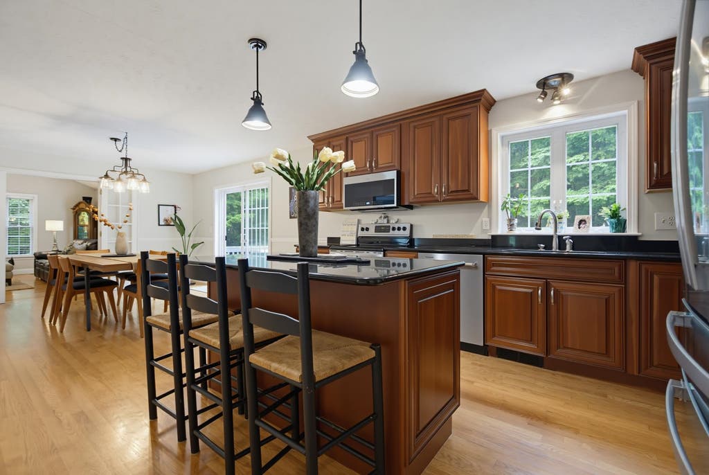 Photo of 4 Hampshire Hills Drive, Bow, NH 03304 (MLS # 5098442)