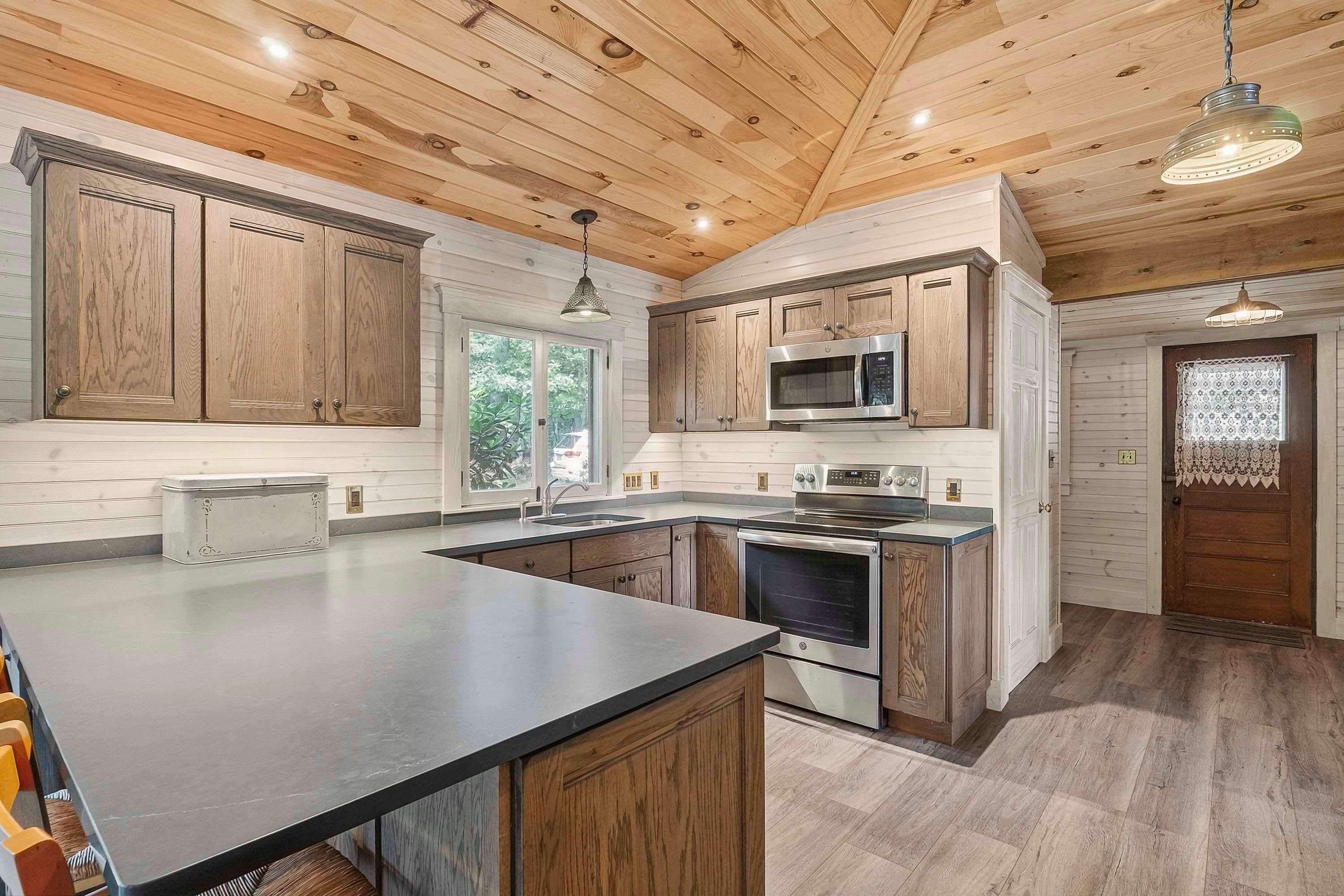 38 Lakeside Drive