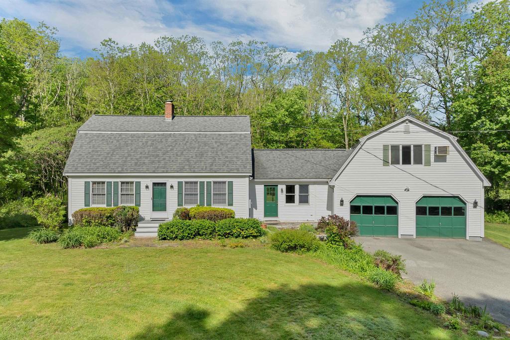 Photo of 1 Muddy Pond Road, Kensington, NH 03833 (MLS # 5091611)