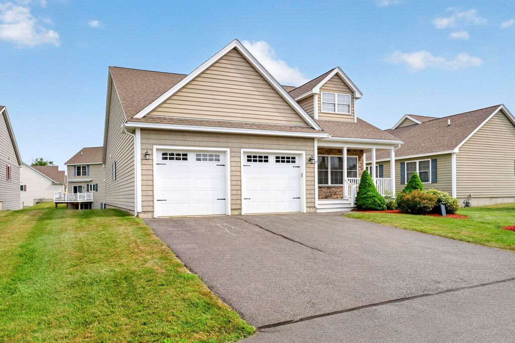 Photo of 27 Leybridge Drive, Hudson, NH 03051 (MLS # 5100393)