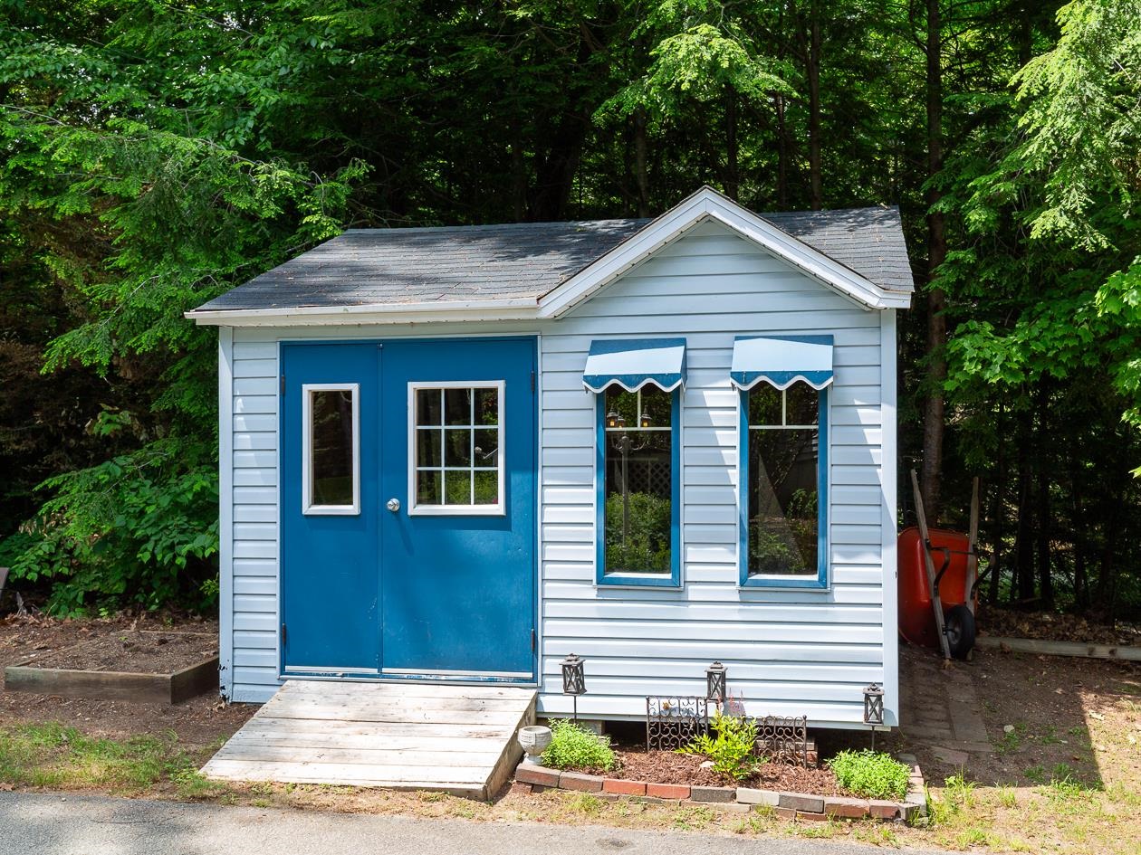 6 Tamarack Road