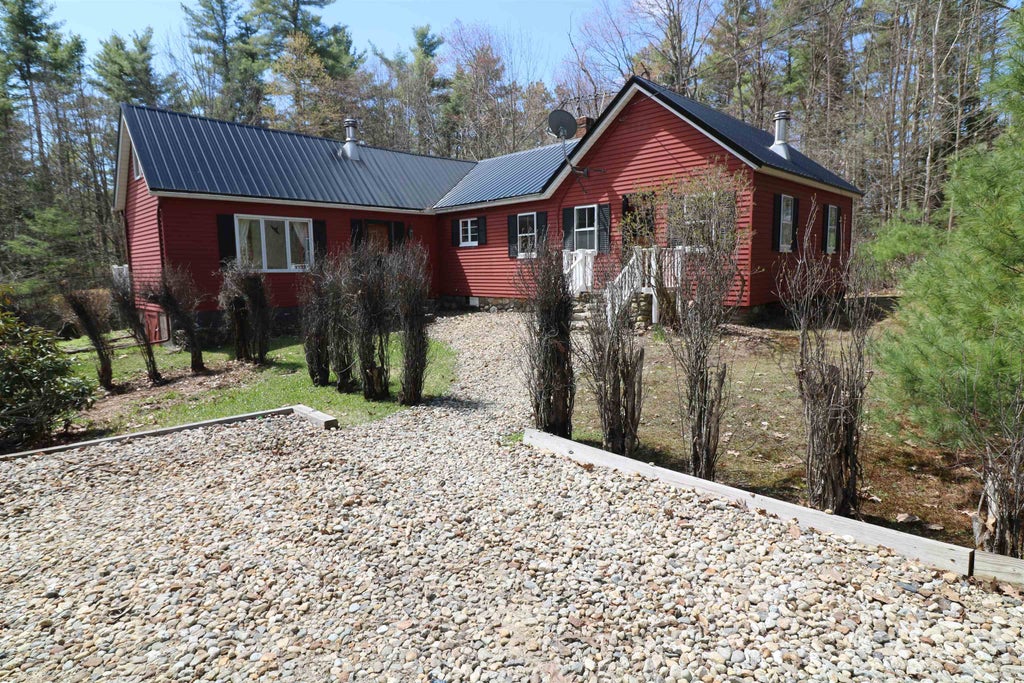 Photo of 544 Turnpike Road, Jaffrey, NH 03452 (MLS # 5085781)