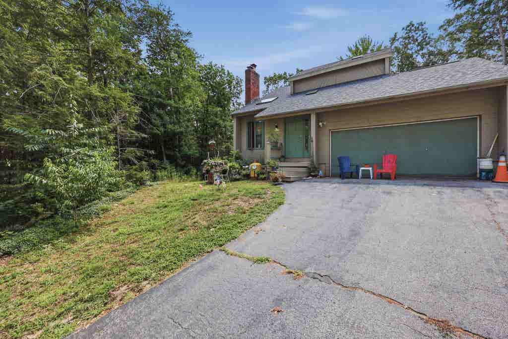 Photo of 10 Evergreen Drive, Hampstead, NH 03841 (MLS # 5102701)