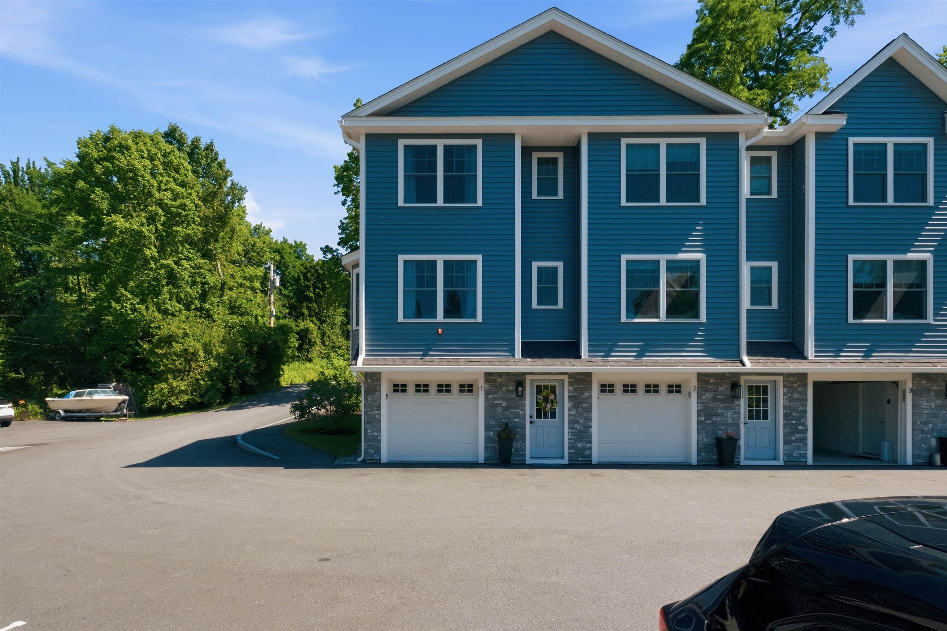 32 Charter Street 1
