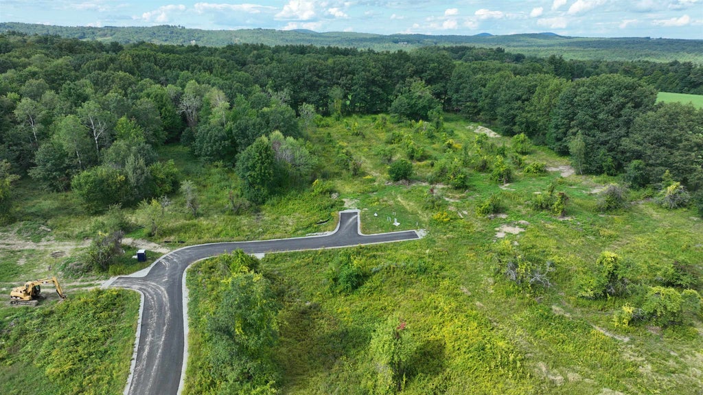 Photo of 5 McIntosh Way, Amherst, NH 03031 (MLS # 5108033)